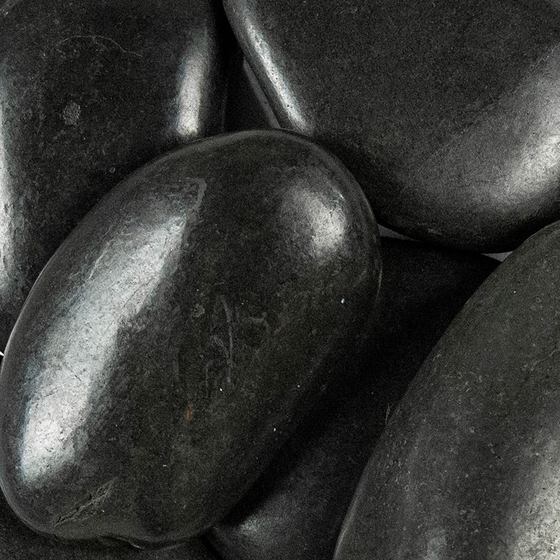 MSI Piedra Black Pebbles 2" - 3.5" Large Polished Finish 40 LB